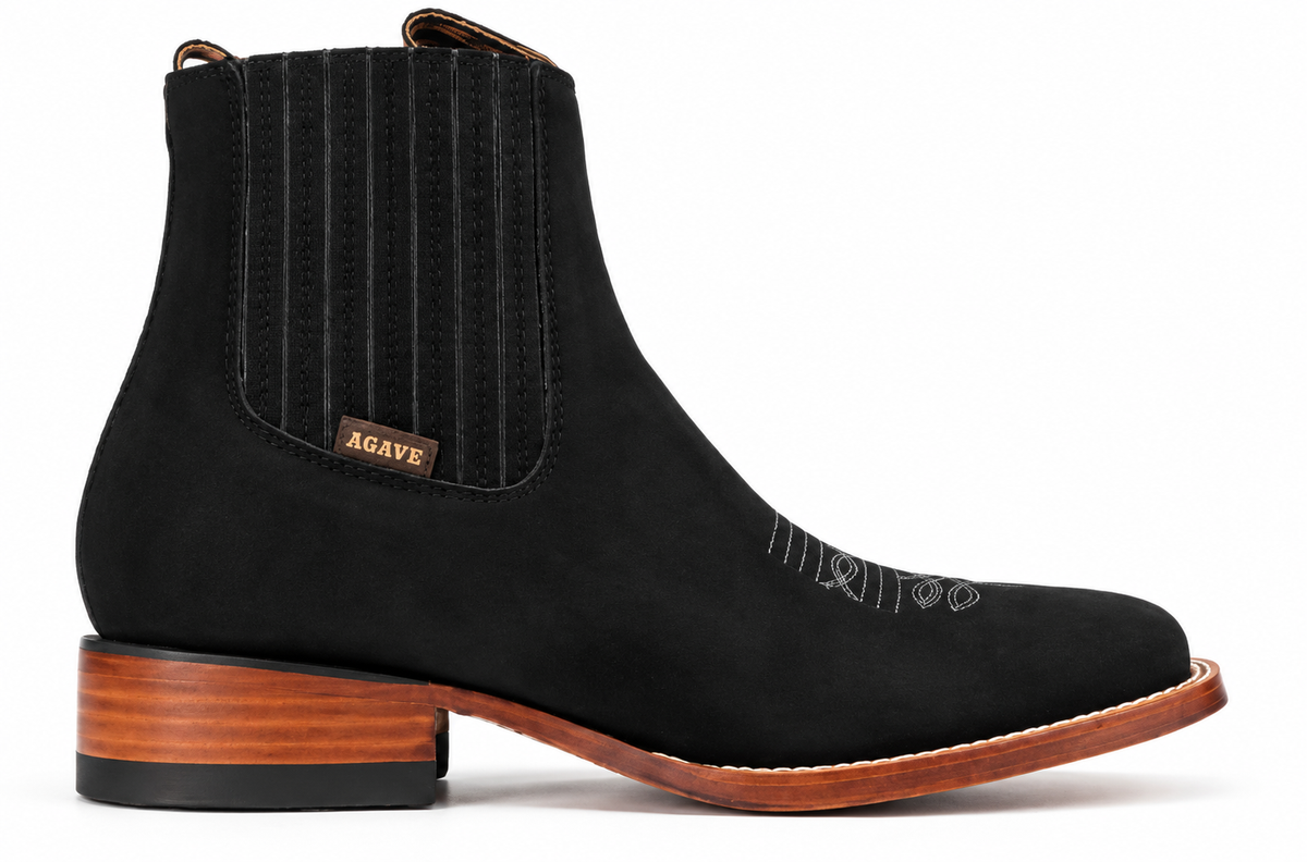 Botines Chelsea “Brave” Nobuck Negro con Bordado Clásico